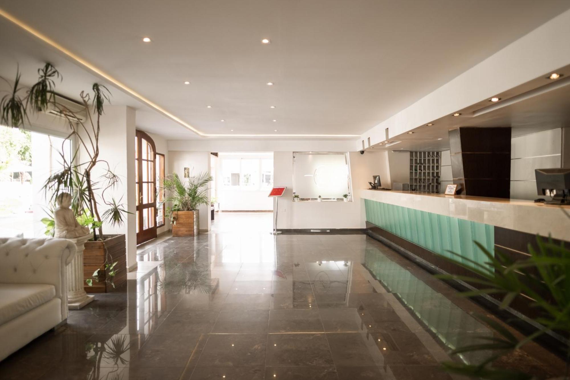 Santa Cecilia Resort & Spa I Вилья-Карлос-Пас Экстерьер фото